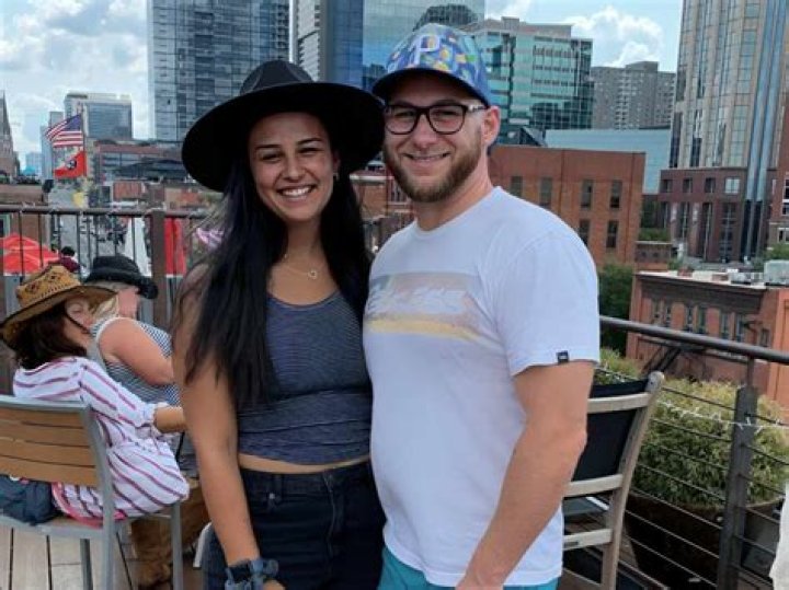 Shayne Lyra Esposito Bio, Age, Net Worth, Single, Facts, Wiki