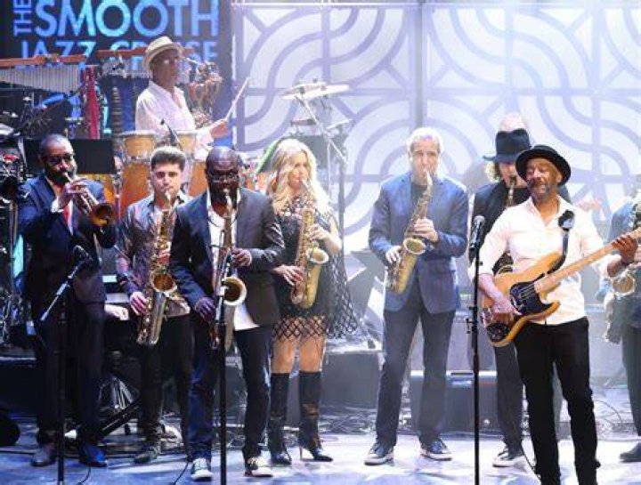 Smooth Jazz and Smooth R&BWatch Lyric Video for "Can't Let Go" by