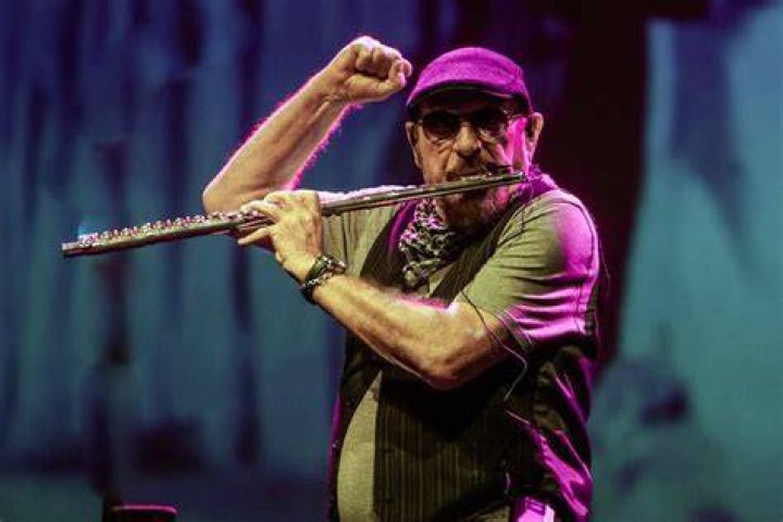 Social Distancing With Jethro Tull&rsquo;s Ian Anderson Face Masks, Farming