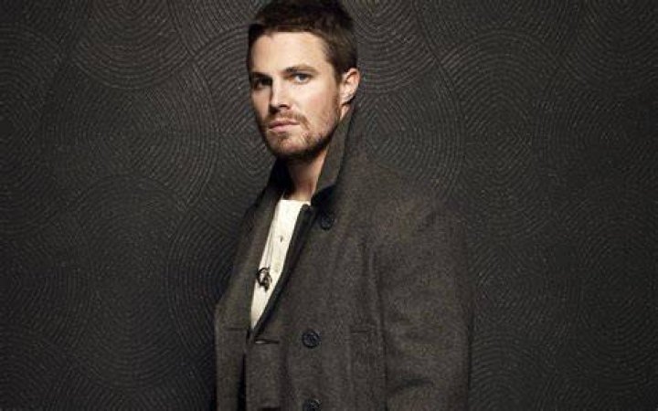 Stephen Amell Stephen Amell Wallpaper (35030080) Fanpop