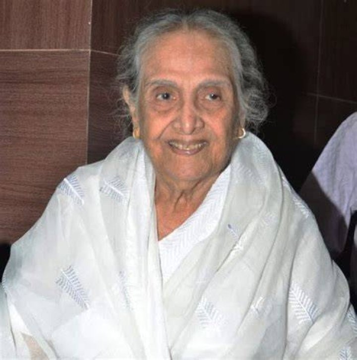 Sulochana Latkar family, husband, children, parents, siblings