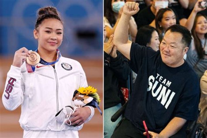 Suni Lee&rsquo;s parents react to her winning the gold medal