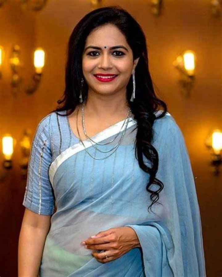 Sunitha Upadrashta Wiki, Age, Boyfriend, Husband, Family, Children