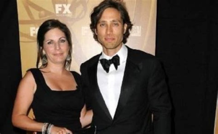 Suzanne Bukinik Falchuk is the first wife of Brad Falchuk. Know her present relationship status