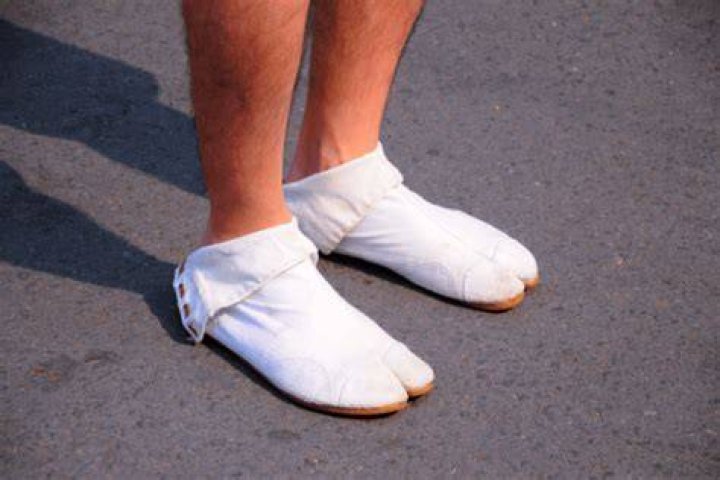 Tabi Exploring the Unique SplitToe Shoes of Japan and More! Sakuraco