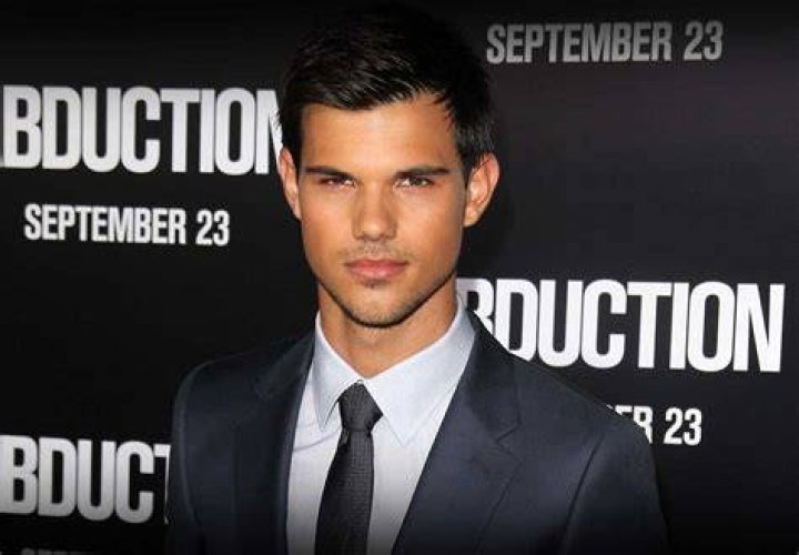 Taylor Lautner Lautner is of mixed German, French, and Dutch heritage