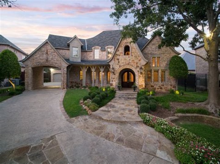 Texas Home of Jamaicanborn Writer/Philanthropist, Suzanne McFayden
