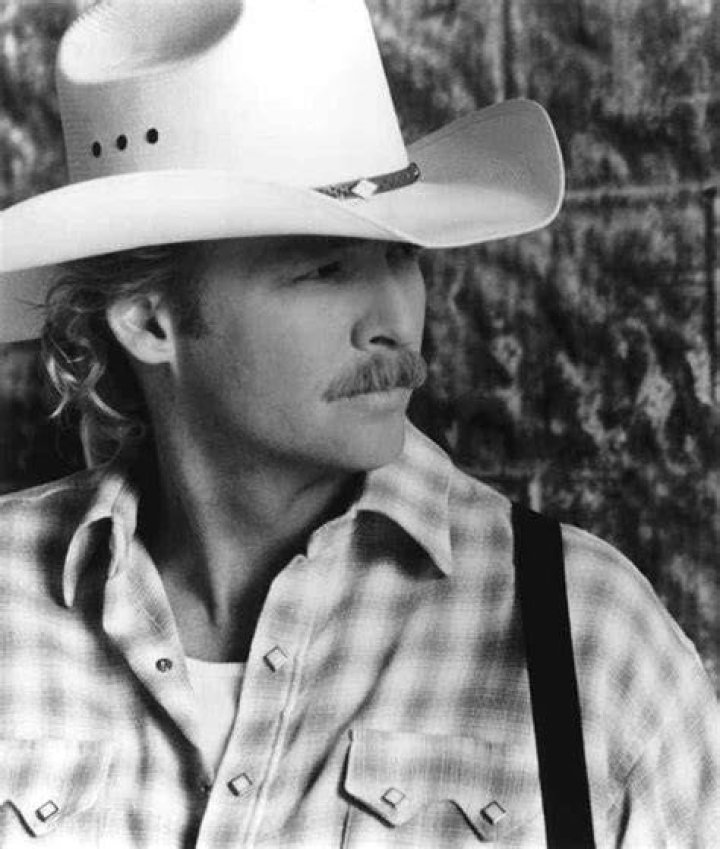 The Oozing Alan Jackson in his Sultry Ballad &ldquo;I&rsquo;ll Go on Loving You