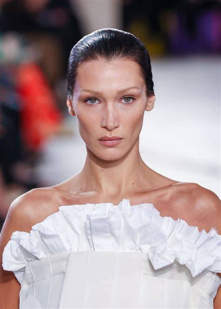 The Ultimate Guide To Bella Hadid's Waist Measurement