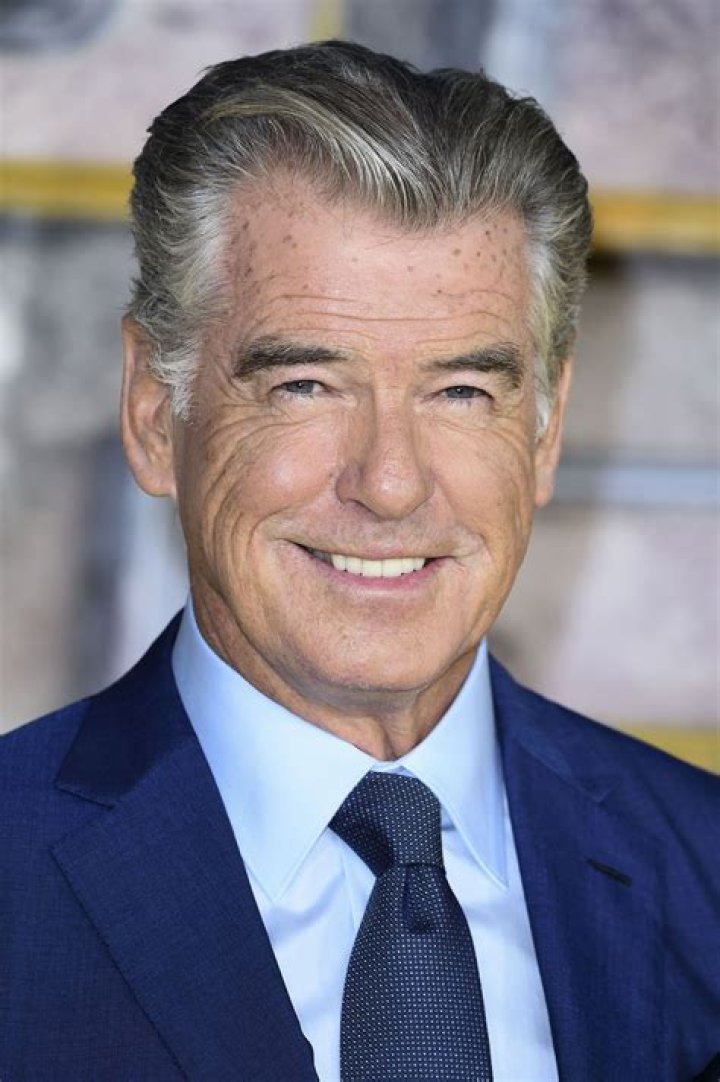 tip rochie Identitate pierce brosnan cassandra harris contaminate