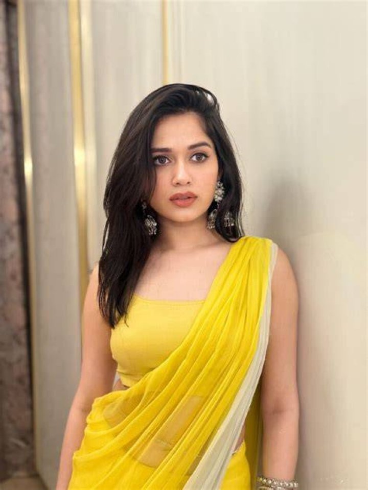 Tones and I Height, Weight, Age, Boyfriend, Family, Biography