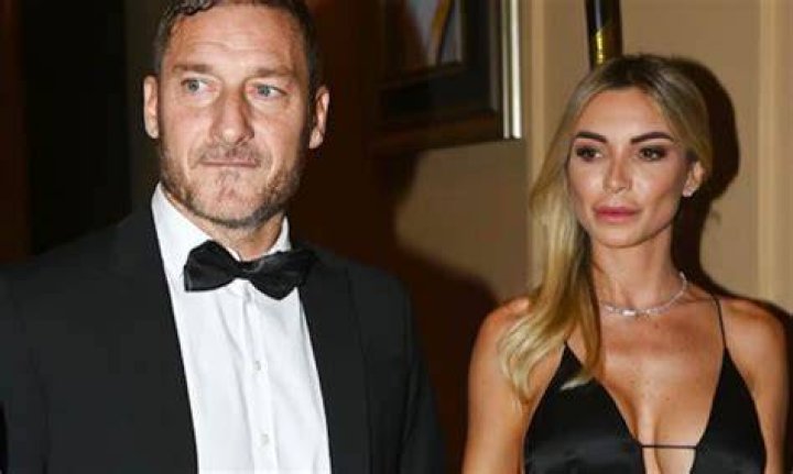 Totti e Noemi, la prima lite di coppia in pubblico