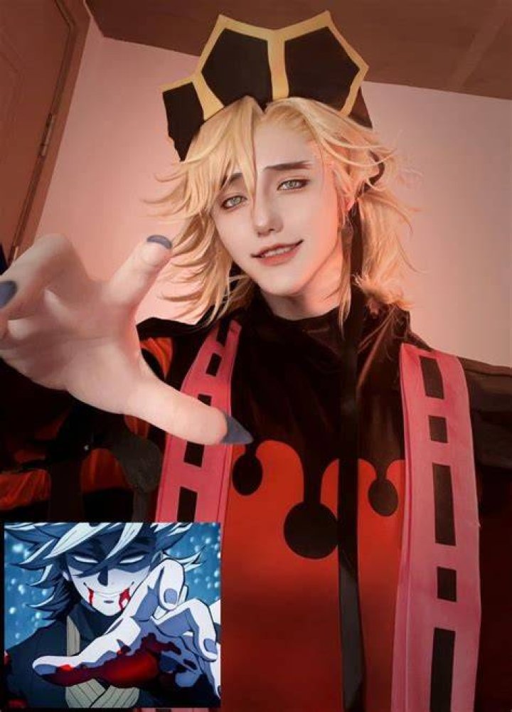 Twitter Anime, Cosplay anime, King gilgamesh