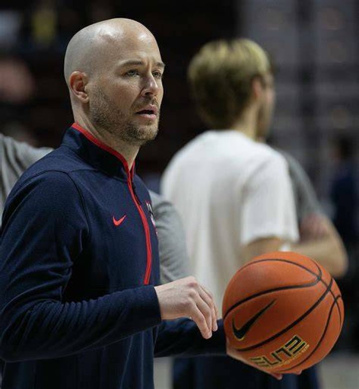 Uconn Basketball Coach Murray