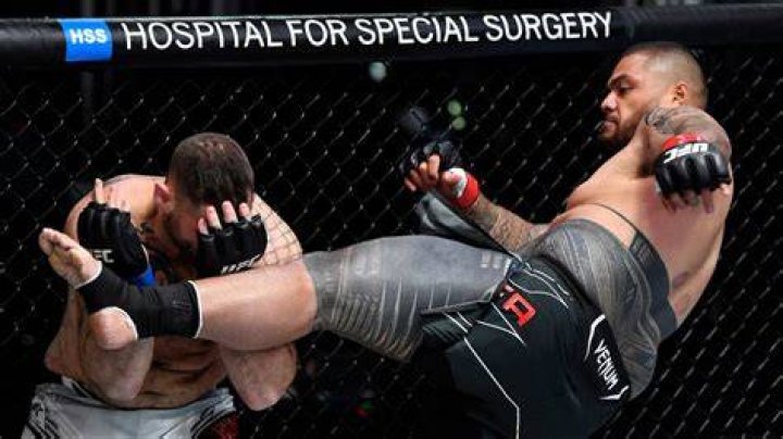 UFC: Justin Tafa claims first-round knockout win over Harry Hunsucker