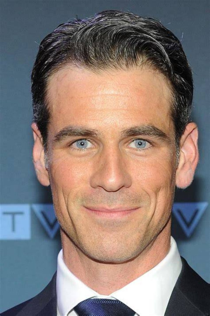 Uncover The Enigma: Eddie Cahill's Son Revealed