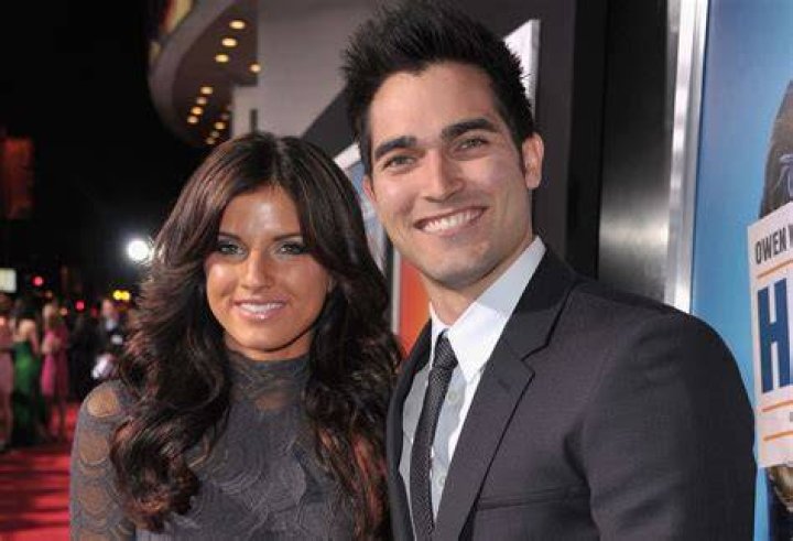 Uncover The Truth: Is Tyler Hoechlin Married?