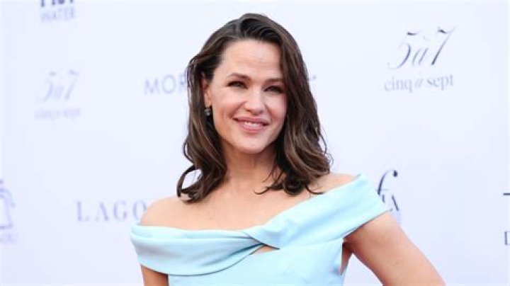 Unraveling The Secrets Of Jennifer Garner's Timeless Appeal