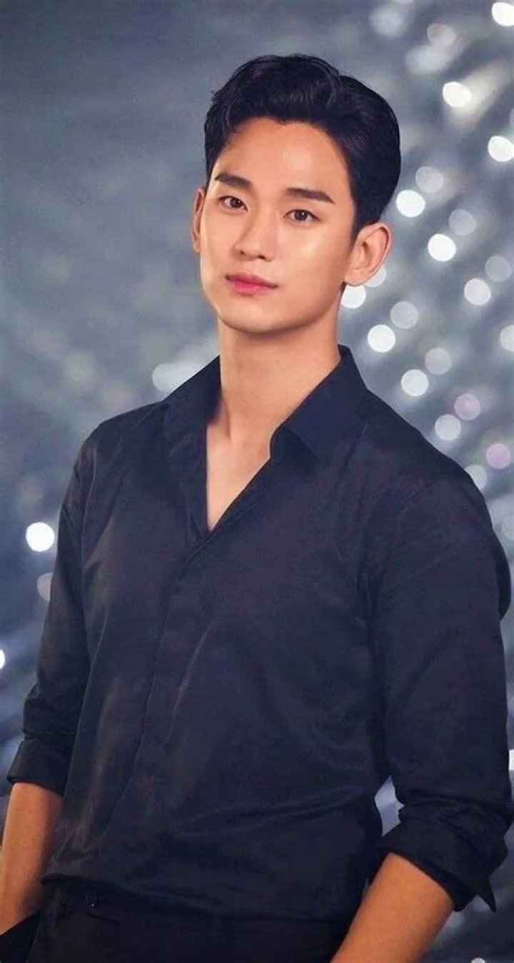 Unveiling The Multifaceted Journey Of Kim Soo Hyun: Talent, Versatility, And Philanthropy
