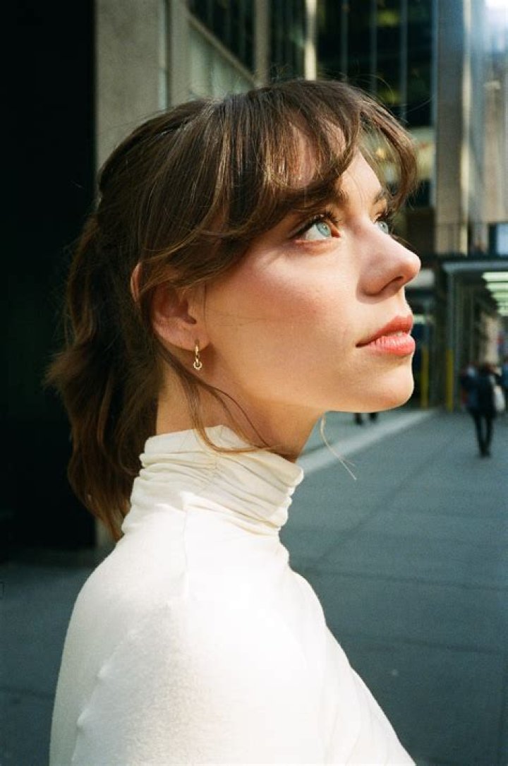 Unveiling The Secrets Of Marlo Kelly's Towering Height