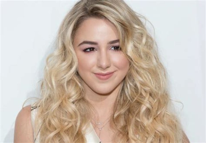Unveiling The Truth: Chloe Lukasiak's Relationship Status Decoded