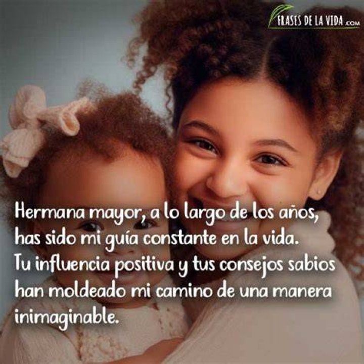 Verónica Giraldo, la hermana mayor de Karol G, sube de tono sus fotos