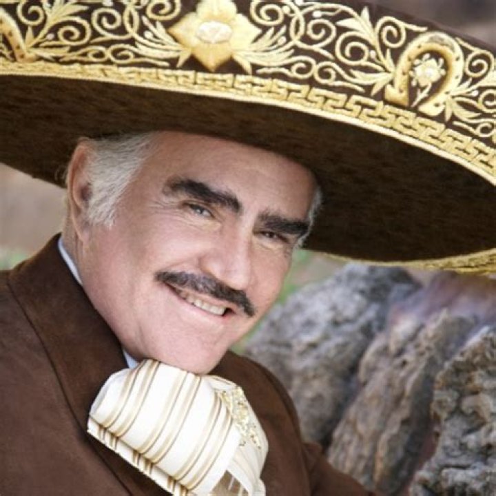 Vicente Fernandez, 'idol of Mexico,' dead at 81 Daily Sabah