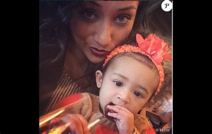 Vidéo Nia Guzman et sa fille Royalty. Purepeople