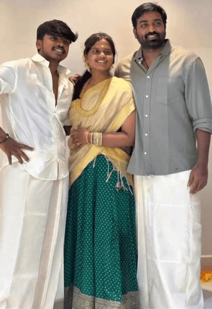 Vijay Sethupathi Family Pics & Facts About His Parents, Wife & Kids
