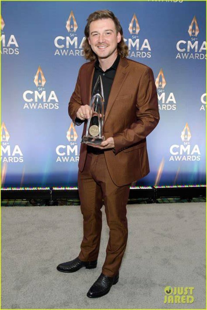 Wallen Officially Returning to Country Music with New Single