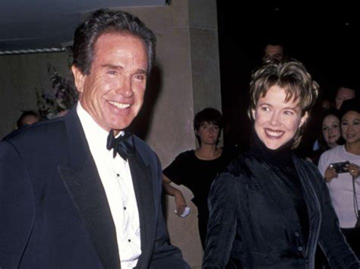 Warren Beatty and Bening don matching black for New York Stage