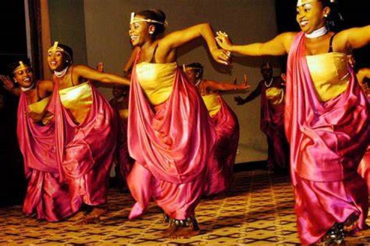 What are different styles of African dance?