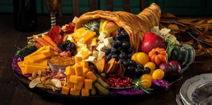 What do you put in a cornucopia?
