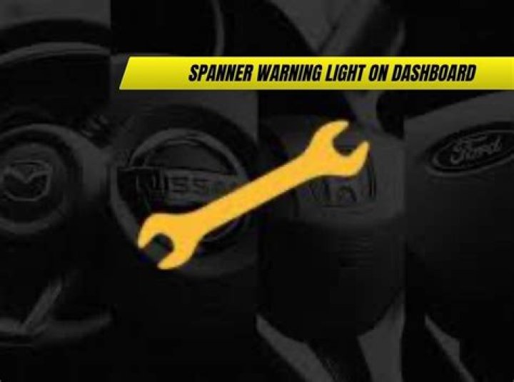 What does the spanner light mean on a Renault?