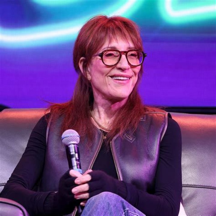 What nationality is Katey Sagal?