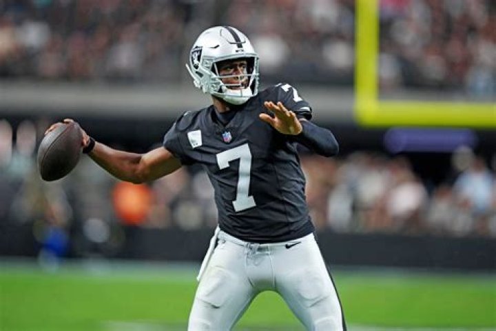 Where does Geno Smith live?
