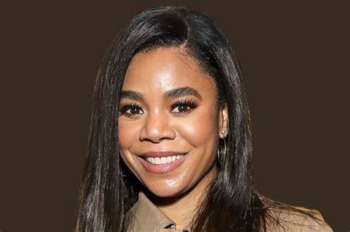 Where does Regina Hall live?
