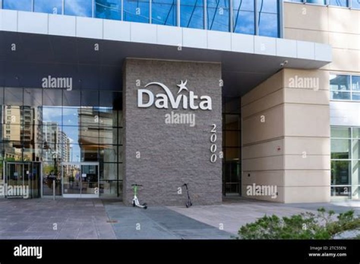 Where is DaVita corporate headquarters?