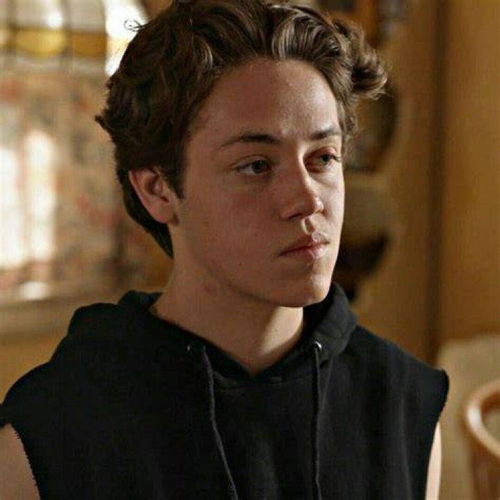 white boy carl Carl shameless, Shameless scenes, Carl gallagher