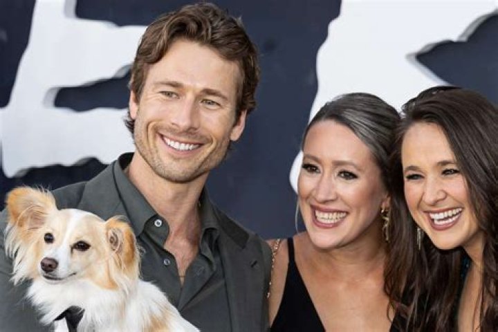 Who are Glen Powell siblings?
