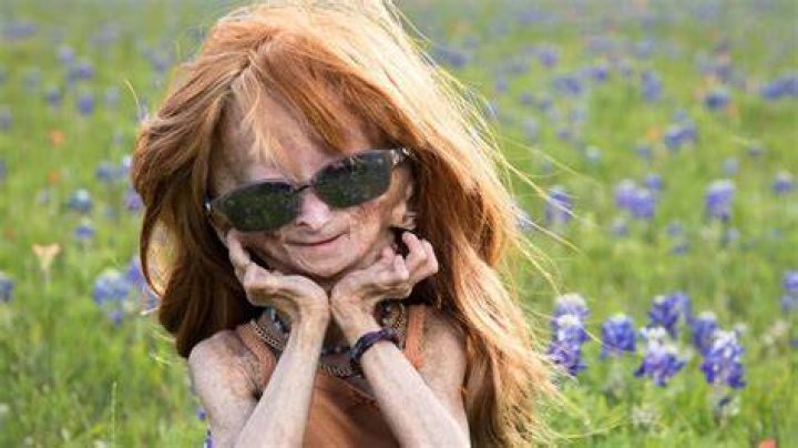 Who is Adalia Roses biological father?