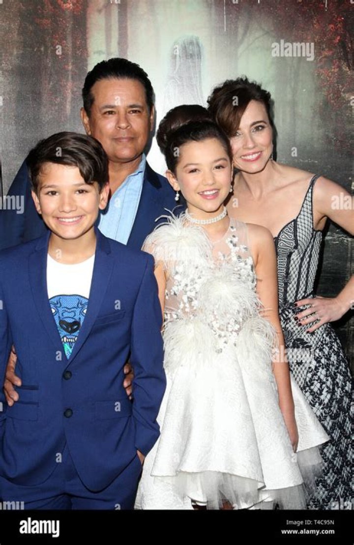 Who is American actor, Raymond Cruz Wife? His Children