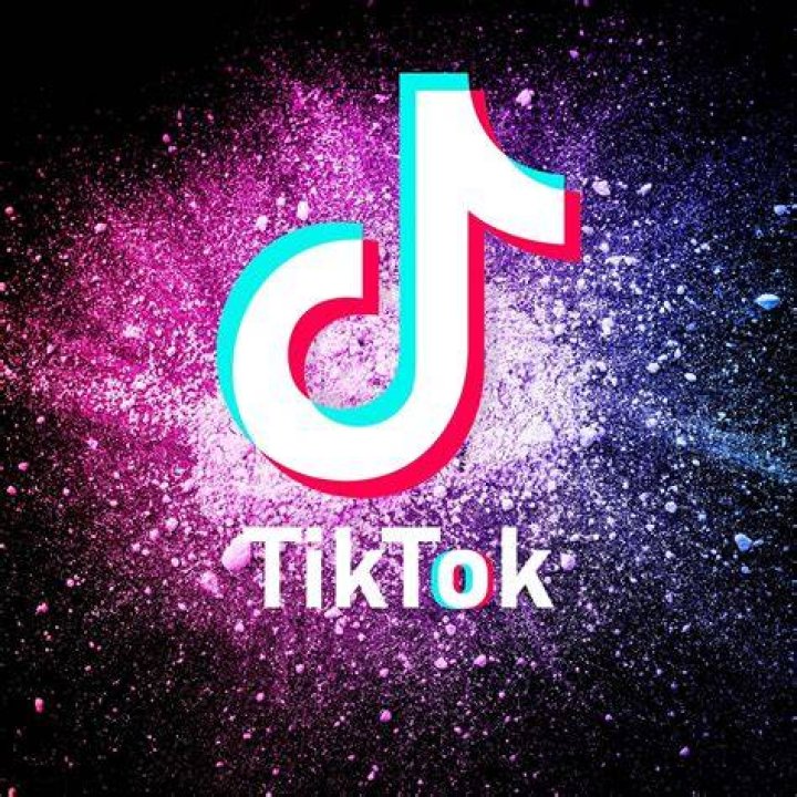 Who Is Courtneynextdoor7 On TikTok? Full Bio, Age & Facts