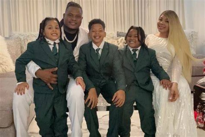 Who is Framber Valdez wife, Isamal Valdez ?