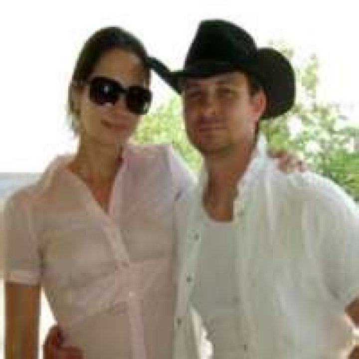 Who is Jason Narvy wife Amy Schnetzer?