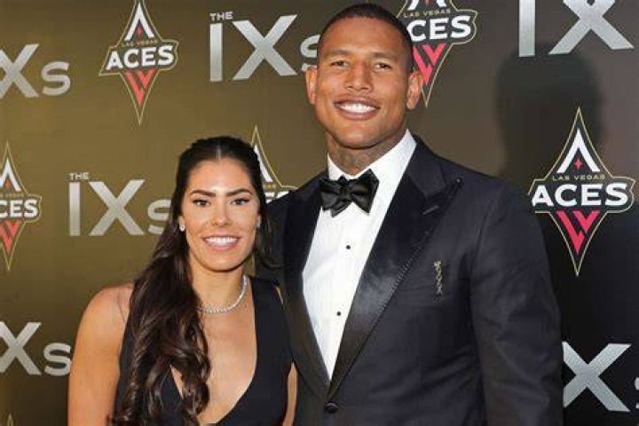 Who is Kelsey Plum, Darren Waller's hot wife? Bio, age, birthday, height, family, Instagram