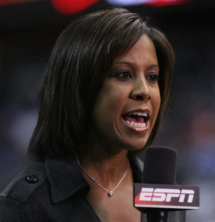 Who is Lisa Salters from ESPN? Wiki, Basketball Career, Salary, Muscles