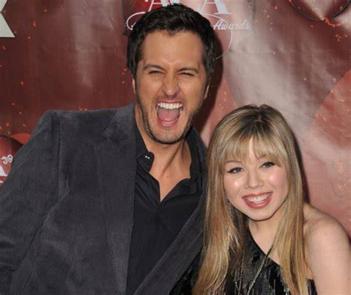 Who is McCurdy’s boyfriend Joe? Dating History