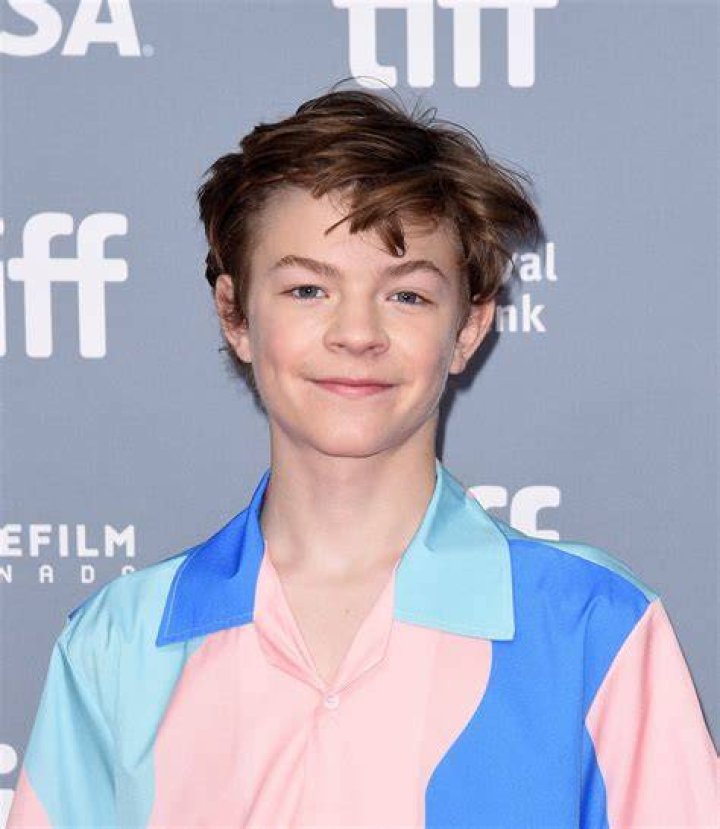 Who is Oakes Fegley Dating Now