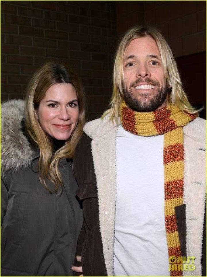 Who is Taylor Hawkins' sister?